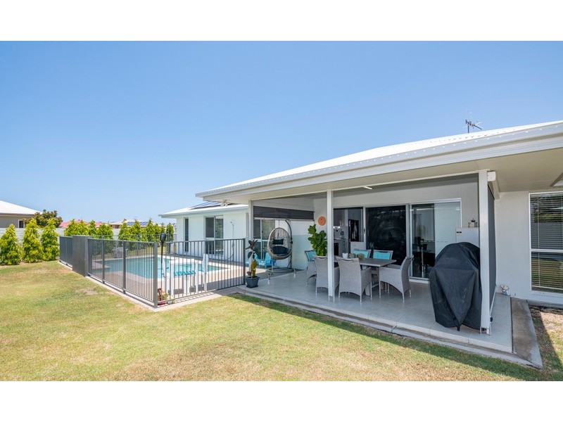 15 Trinity Close, Bargara QLD 4670