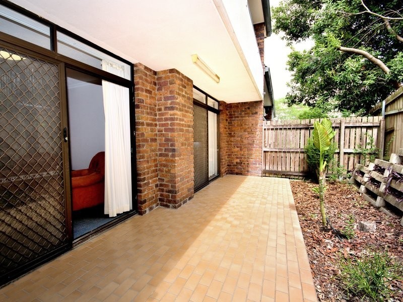 3/24 Underhill Av, Indooroopilly QLD 4068