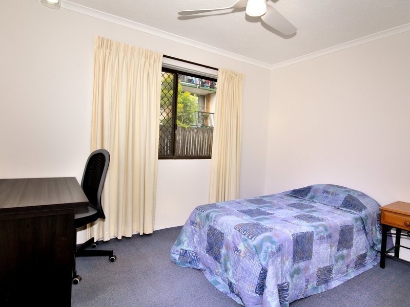 3/24 Underhill Av, Indooroopilly QLD 4068