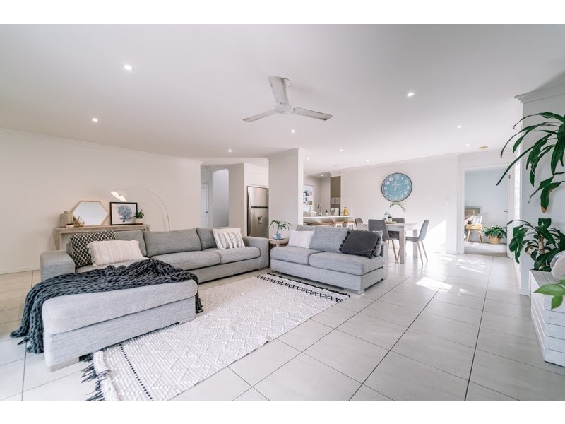 27 Rosabrook Crescent, Ormeau QLD 4208