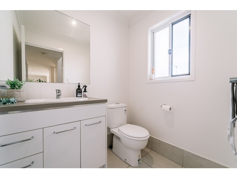 27 Rosabrook Crescent, Ormeau QLD 4208