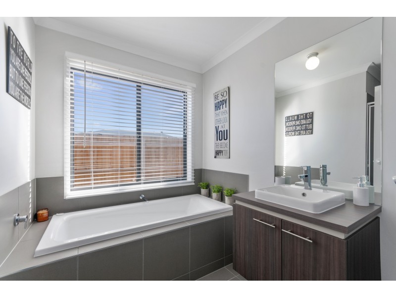 81 Hobson St, Stratford VIC 3862