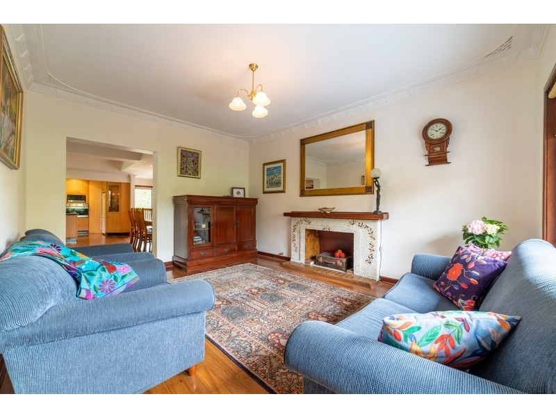 11 Cardew Street, Melville WA 6156