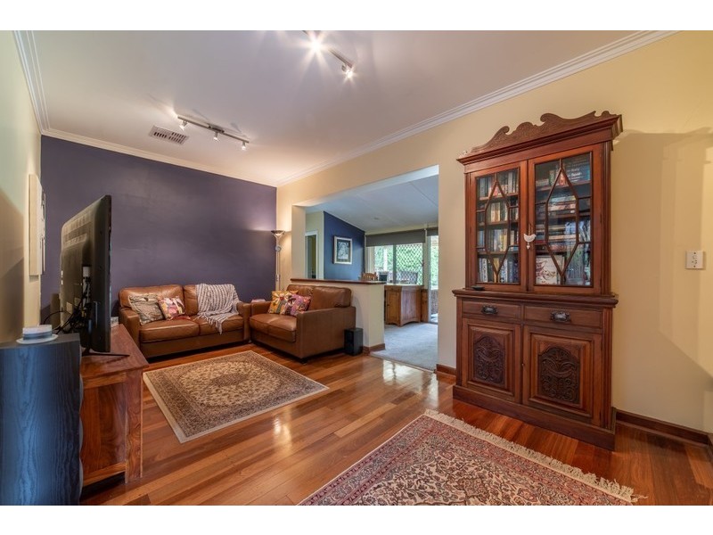 11 Cardew Street, Melville WA 6156