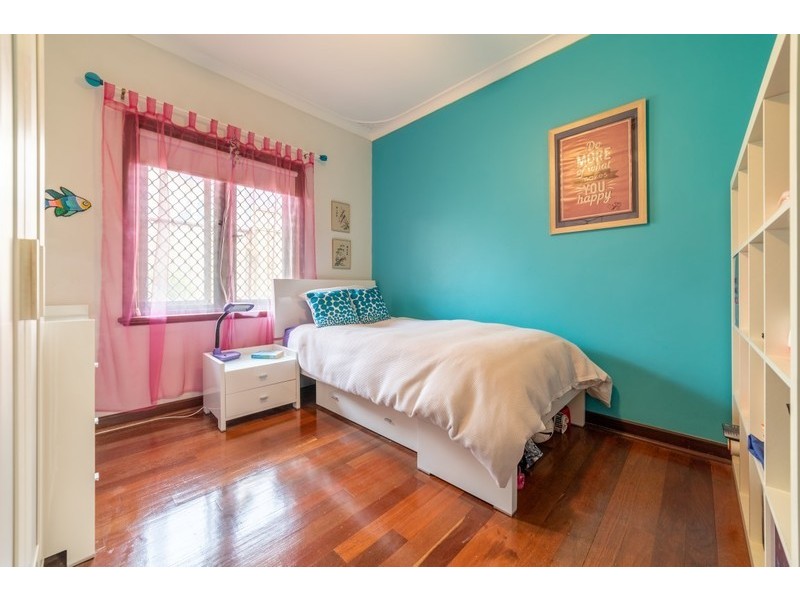 11 Cardew Street, Melville WA 6156