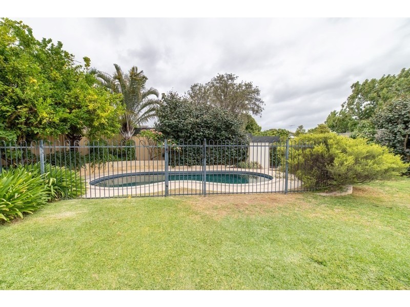 11 Cardew Street, Melville WA 6156