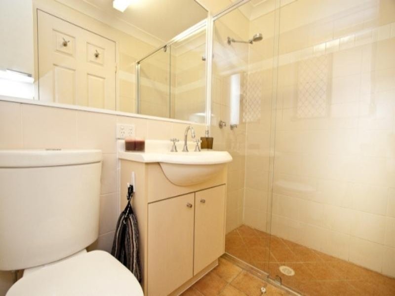 1/43 Vera Street, Greenslopes QLD 4120