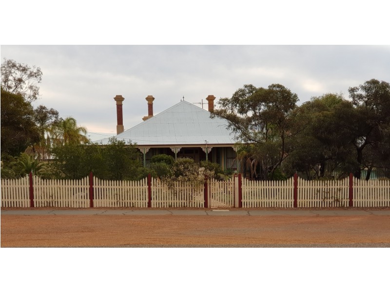 56 Gnarlbine Road, Coolgardie WA 6429