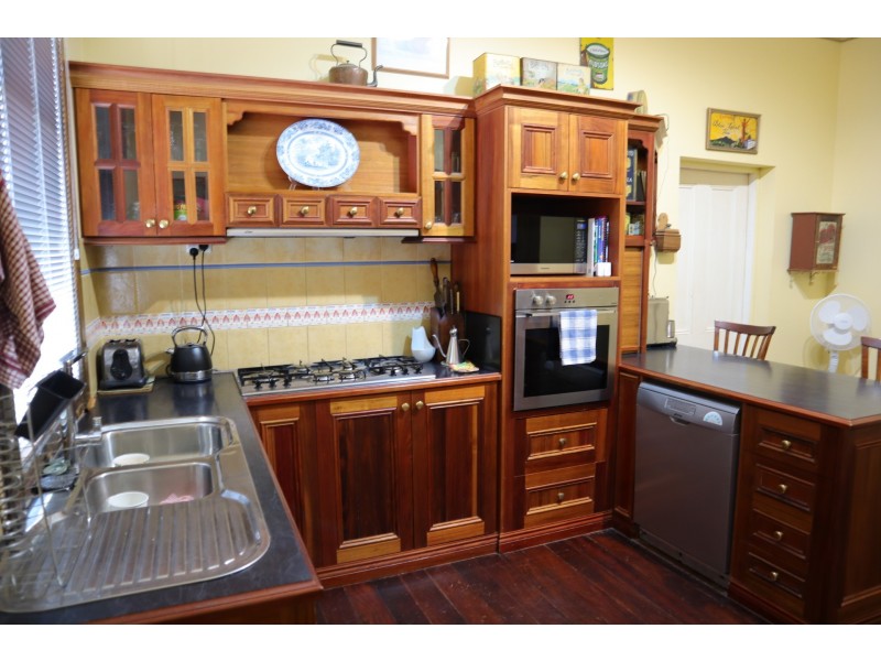 56 Gnarlbine Road, Coolgardie WA 6429