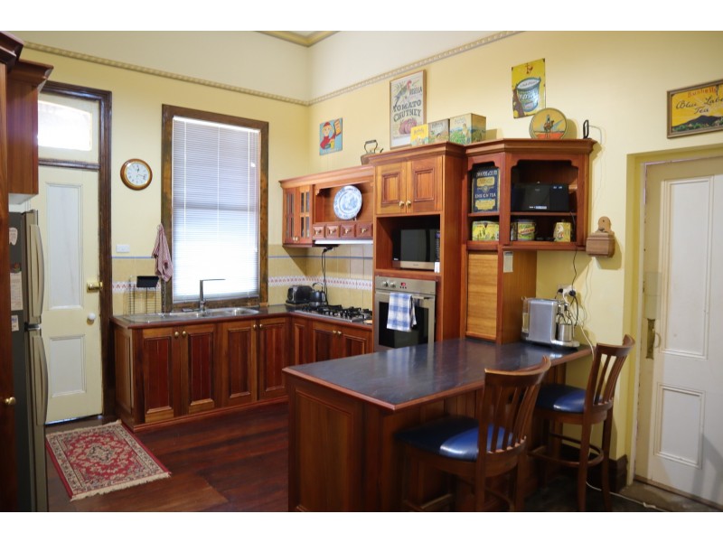 56 Gnarlbine Road, Coolgardie WA 6429