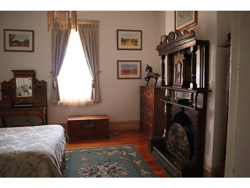 56 Gnarlbine Road, Coolgardie WA 6429