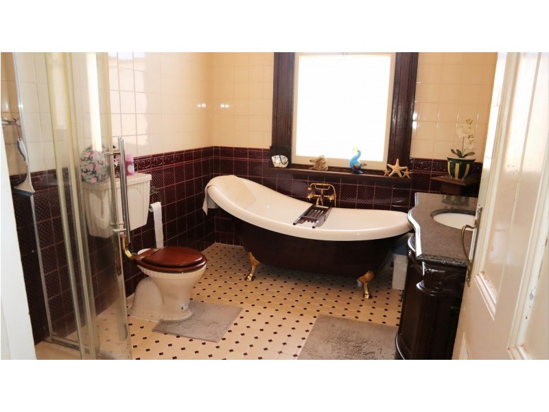 56 Gnarlbine Road, Coolgardie WA 6429