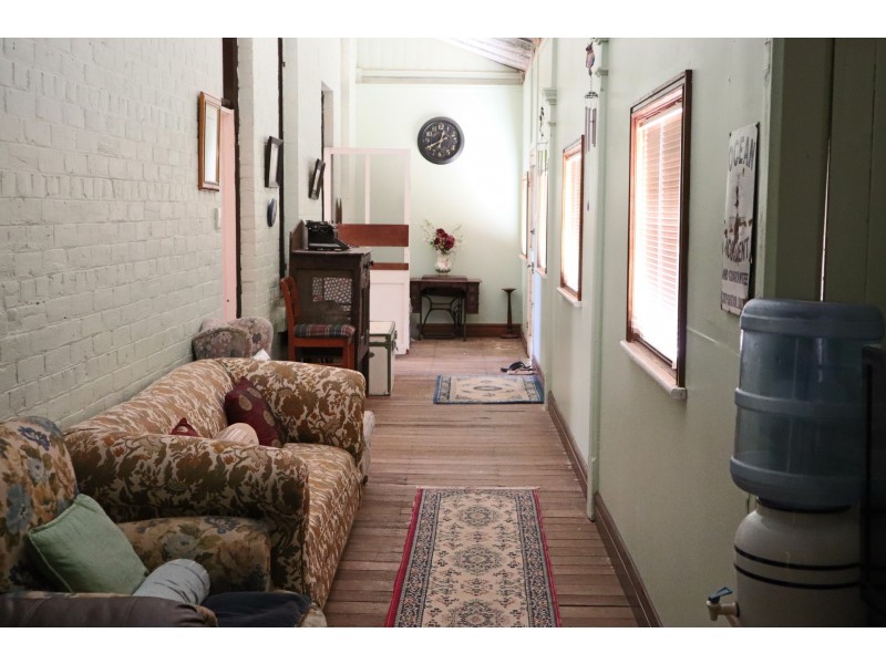 56 Gnarlbine Road, Coolgardie WA 6429