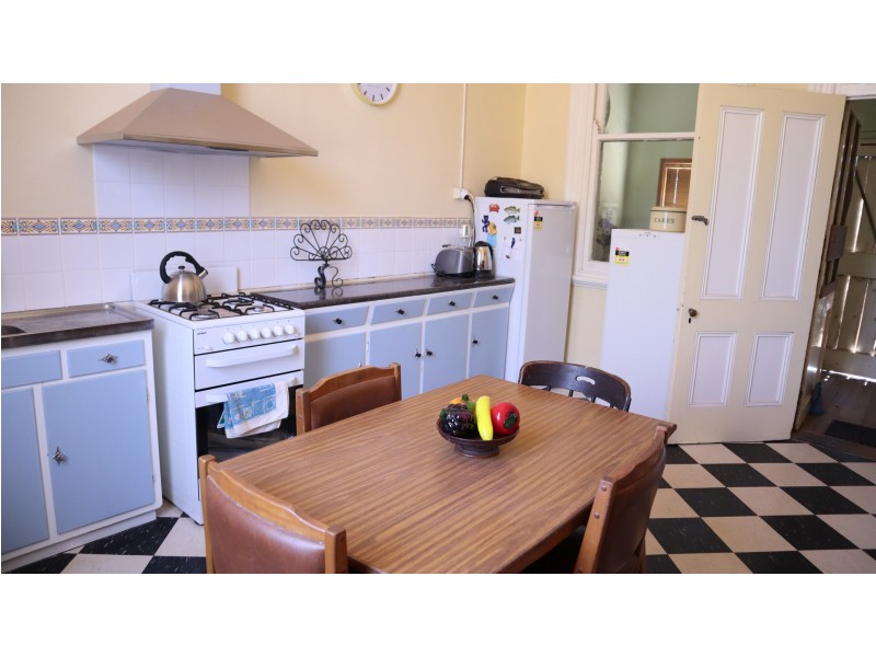 56 Gnarlbine Road, Coolgardie WA 6429