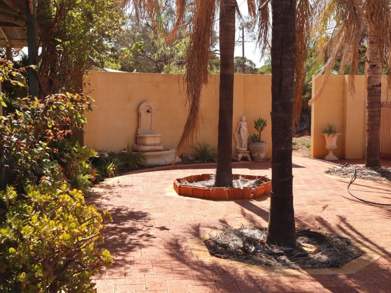 56 Gnarlbine Road, Coolgardie WA 6429