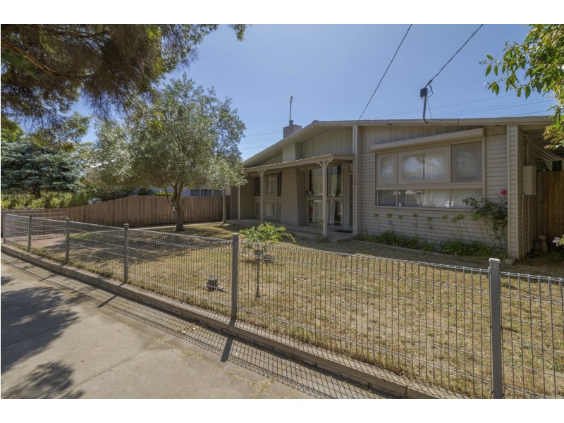 15 Swift Street, Frankston VIC 3199