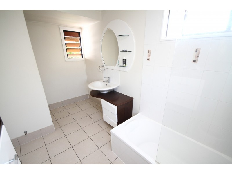 15 Park Street, Pimlico QLD 4812