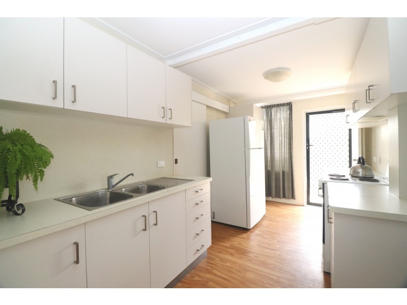 15 Park Street, Pimlico QLD 4812