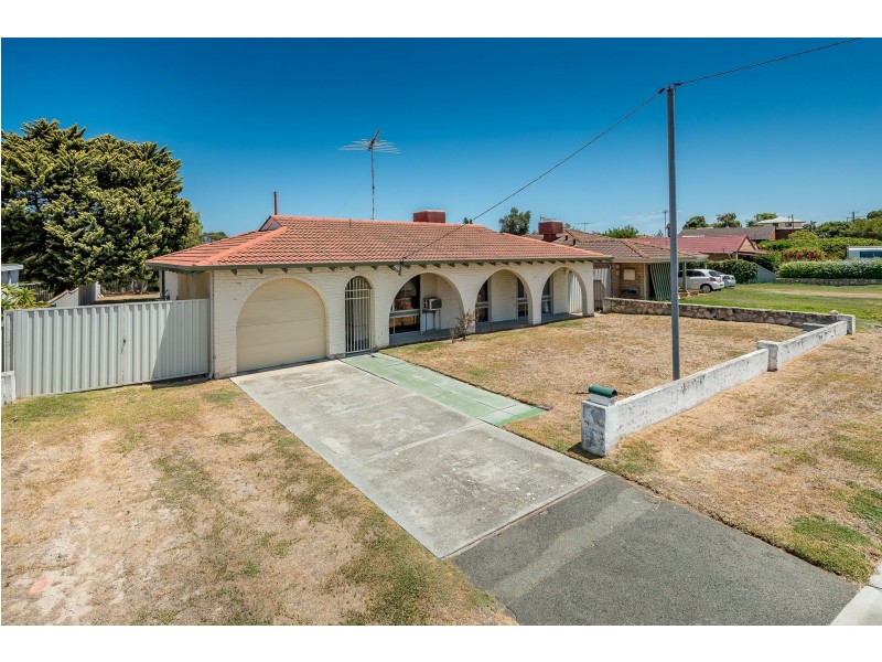 25 Whitfield Drive, Two Rocks WA 6037