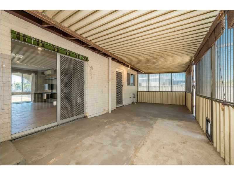 25 Whitfield Drive, Two Rocks WA 6037