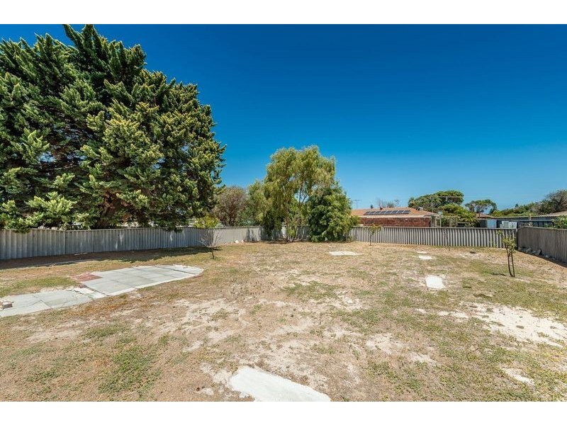 25 Whitfield Drive, Two Rocks WA 6037