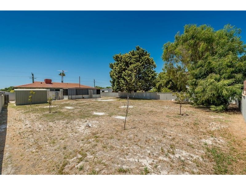 25 Whitfield Drive, Two Rocks WA 6037