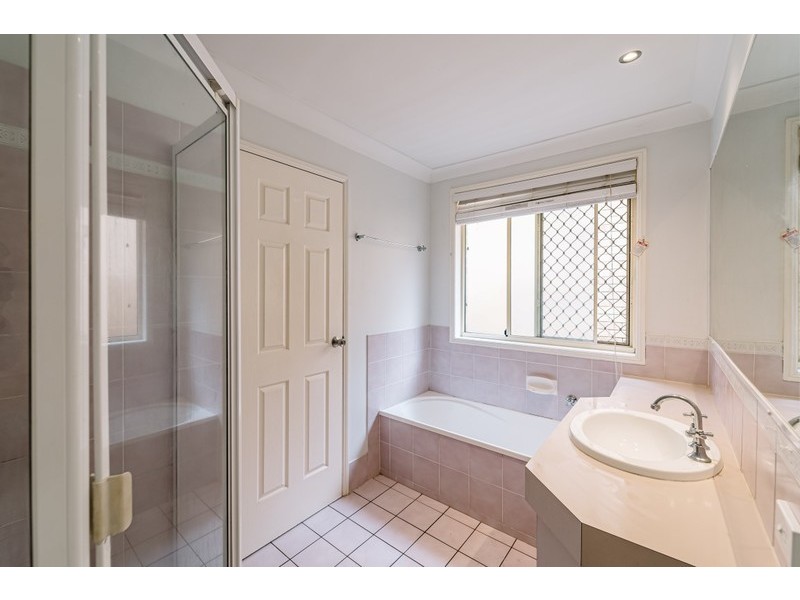 60 Settlers Circuit, Forest Lake QLD 4078