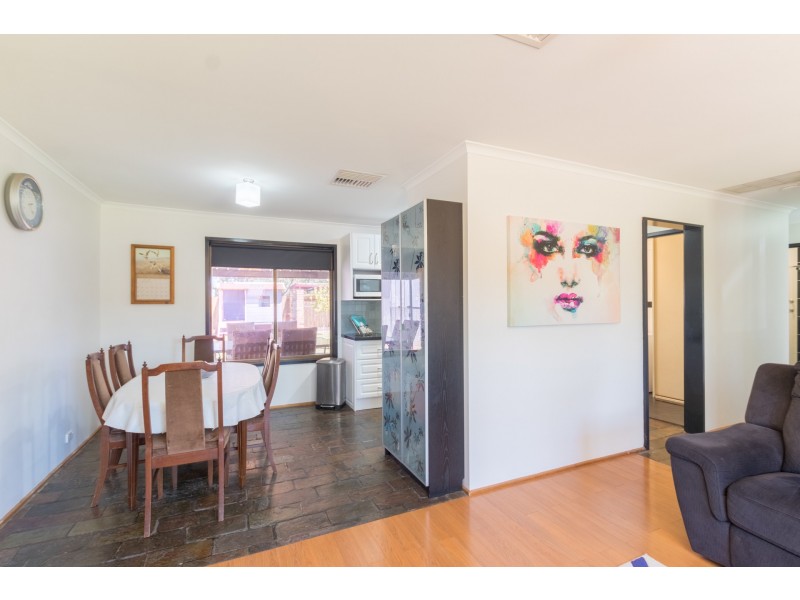 18 Commodore Parade, Andrews Farm SA 5114