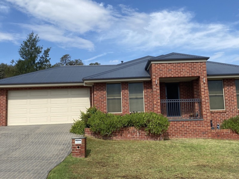 10 Friarbird Way Way, Thurgoona NSW 2640