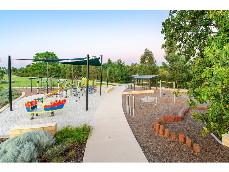 2 Delaronde Drive, Success WA 6164