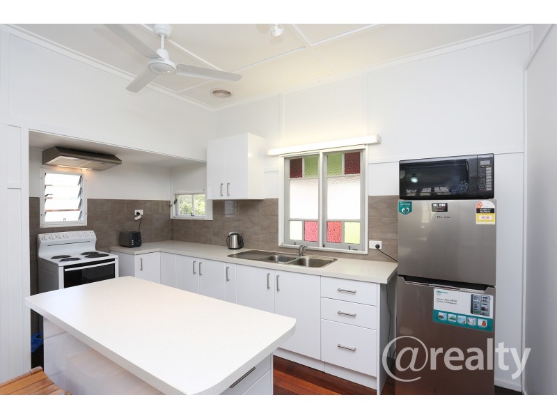 386 Oxley Avenue, Redcliffe QLD 4020