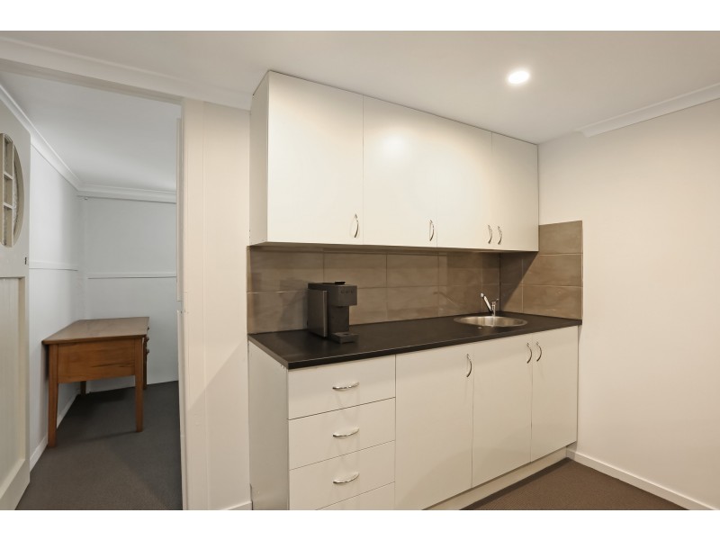 386 Oxley Avenue, Redcliffe QLD 4020