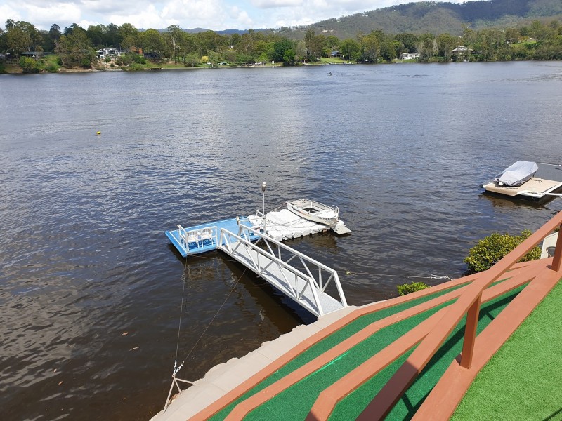 49 Brittany Drive, Oxenford QLD 4210