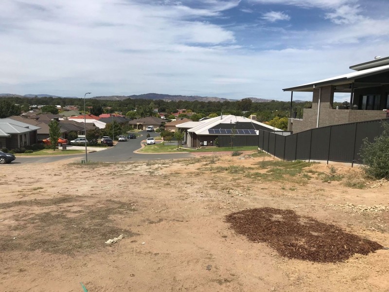 27 Barling Walk, East Albury NSW 2640