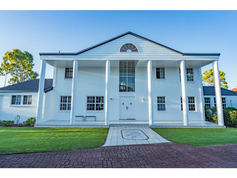 7 Chisholm Court, Mount Ommaney QLD 4074