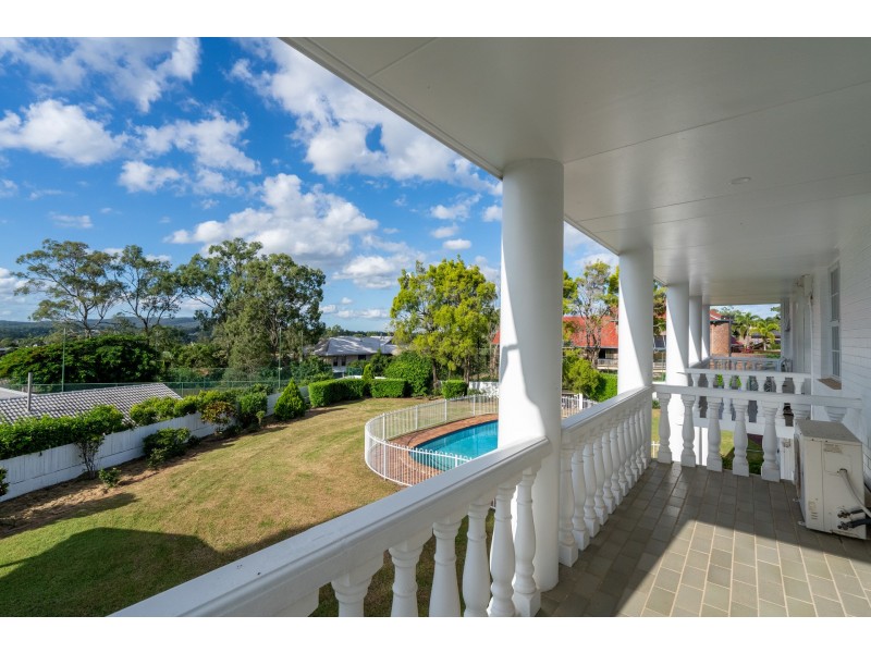 7 Chisholm Court, Mount Ommaney QLD 4074