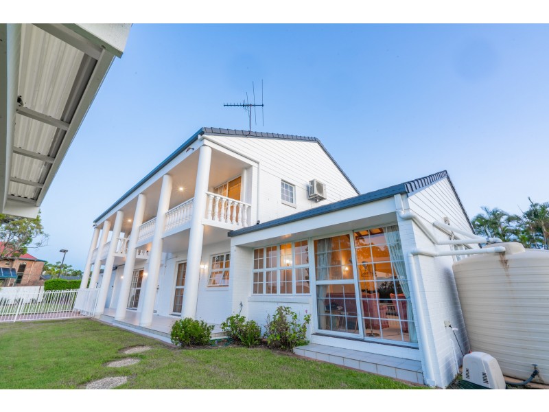 7 Chisholm Court, Mount Ommaney QLD 4074