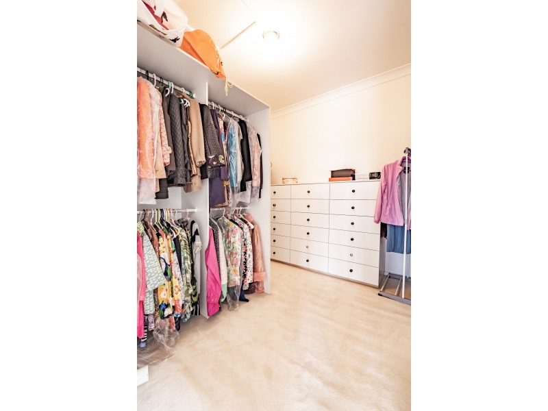 7 Chisholm Court, Mount Ommaney QLD 4074