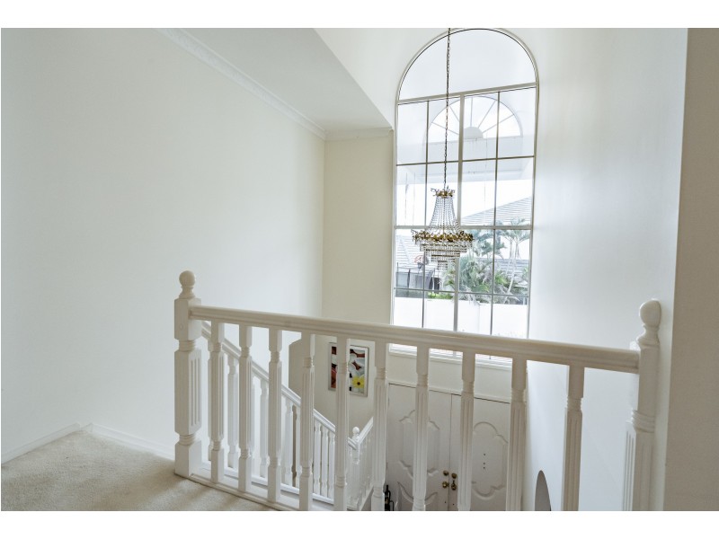 7 Chisholm Court, Mount Ommaney QLD 4074