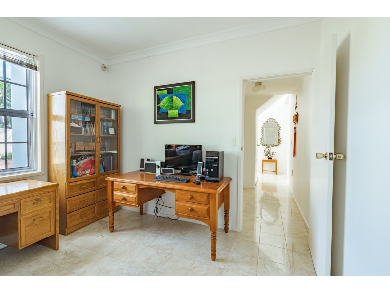 7 Chisholm Court, Mount Ommaney QLD 4074