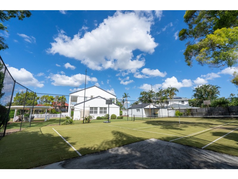 7 Chisholm Court, Mount Ommaney QLD 4074