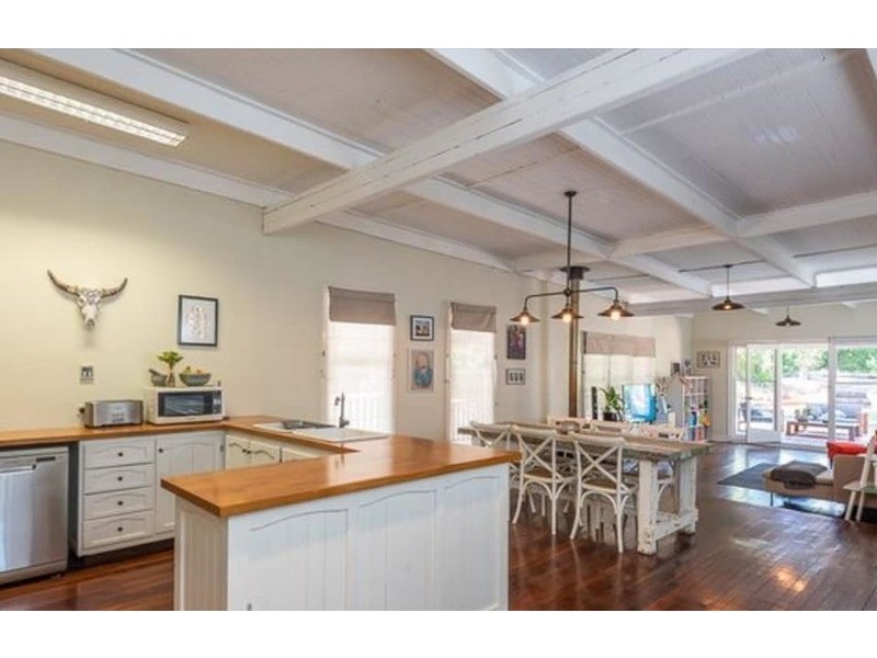 260 Traylen Road, Stoneville WA 6081