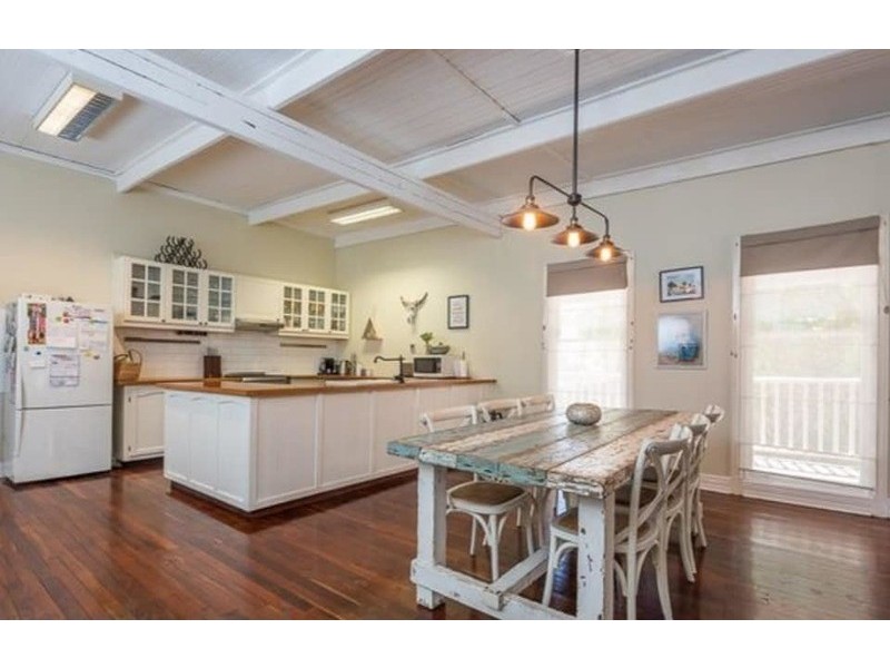 260 Traylen Road, Stoneville WA 6081