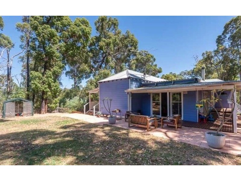 260 Traylen Road, Stoneville WA 6081