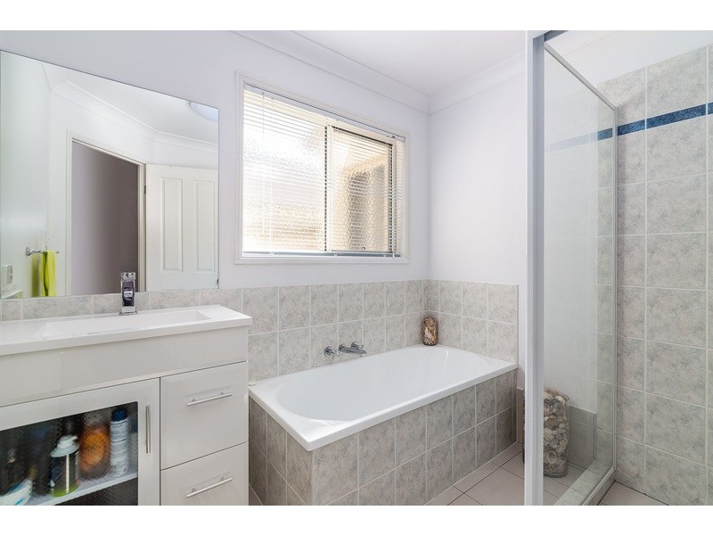 42 Birkenhead Crescent, Forest Lake QLD 4078