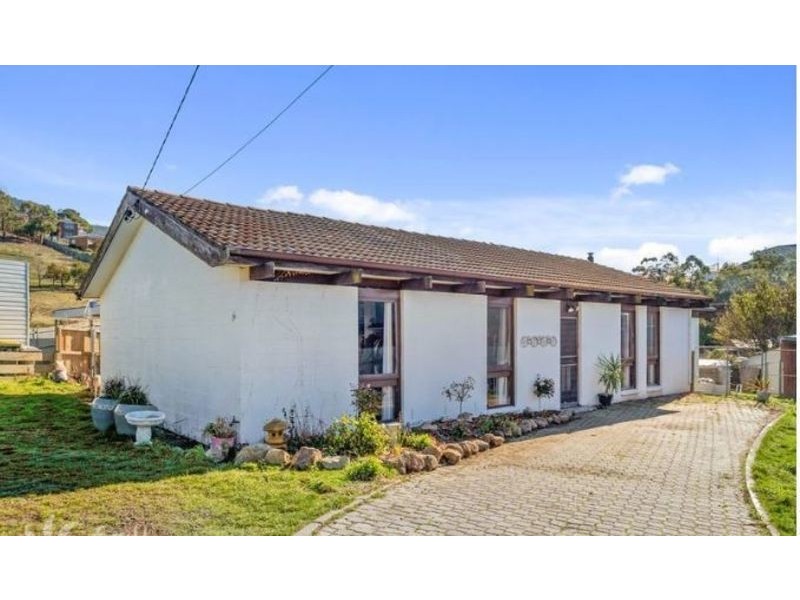 16 Russell Road, Claremont TAS 7011