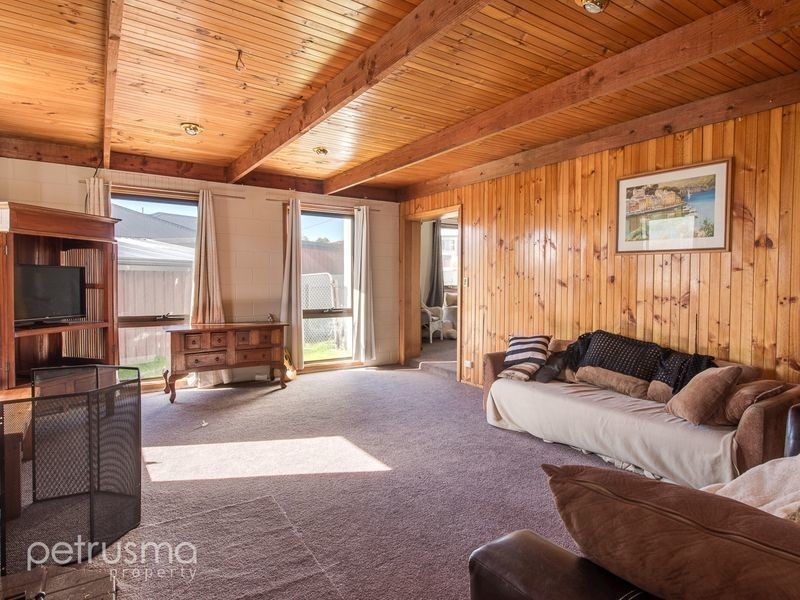 16 Russell Road, Claremont TAS 7011