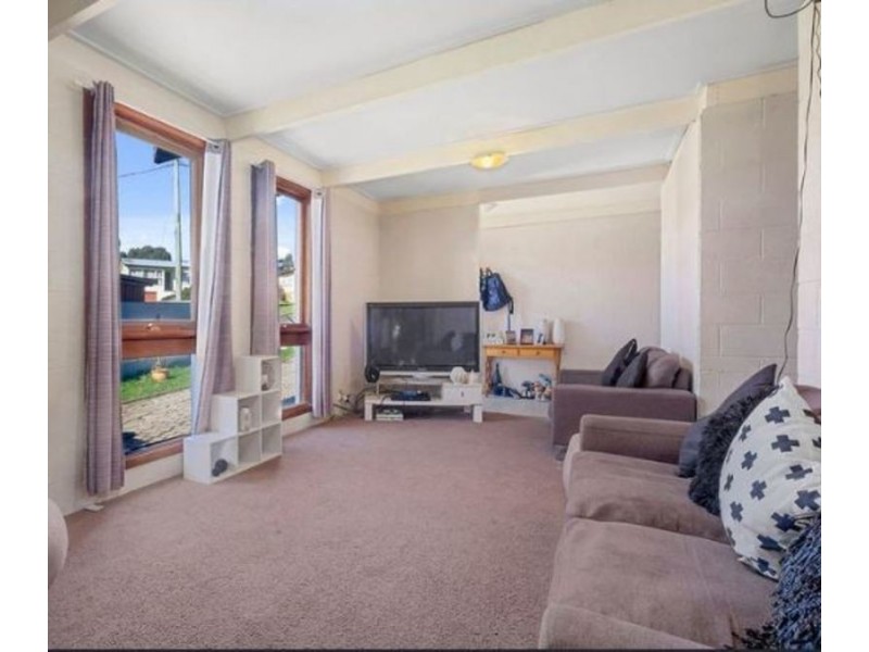 16 Russell Road, Claremont TAS 7011