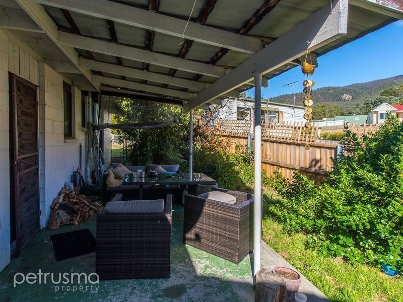 16 Russell Road, Claremont TAS 7011
