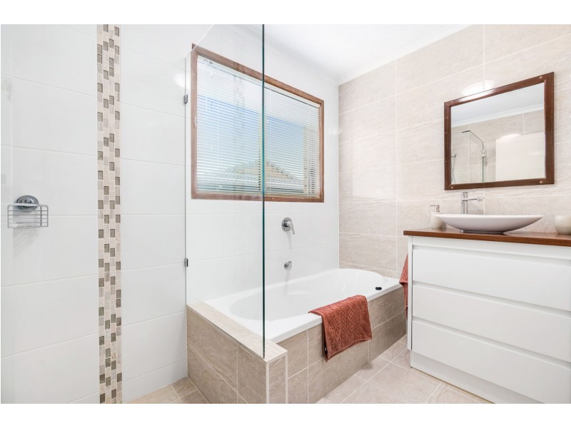 6 Amberjack Street, Manly West QLD 4179